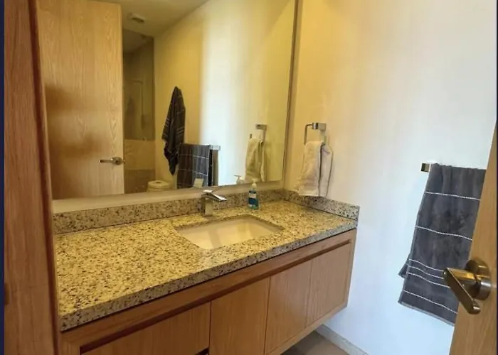 Beautiful 2-bedroom With Arch & Ocean Views Apartamento *